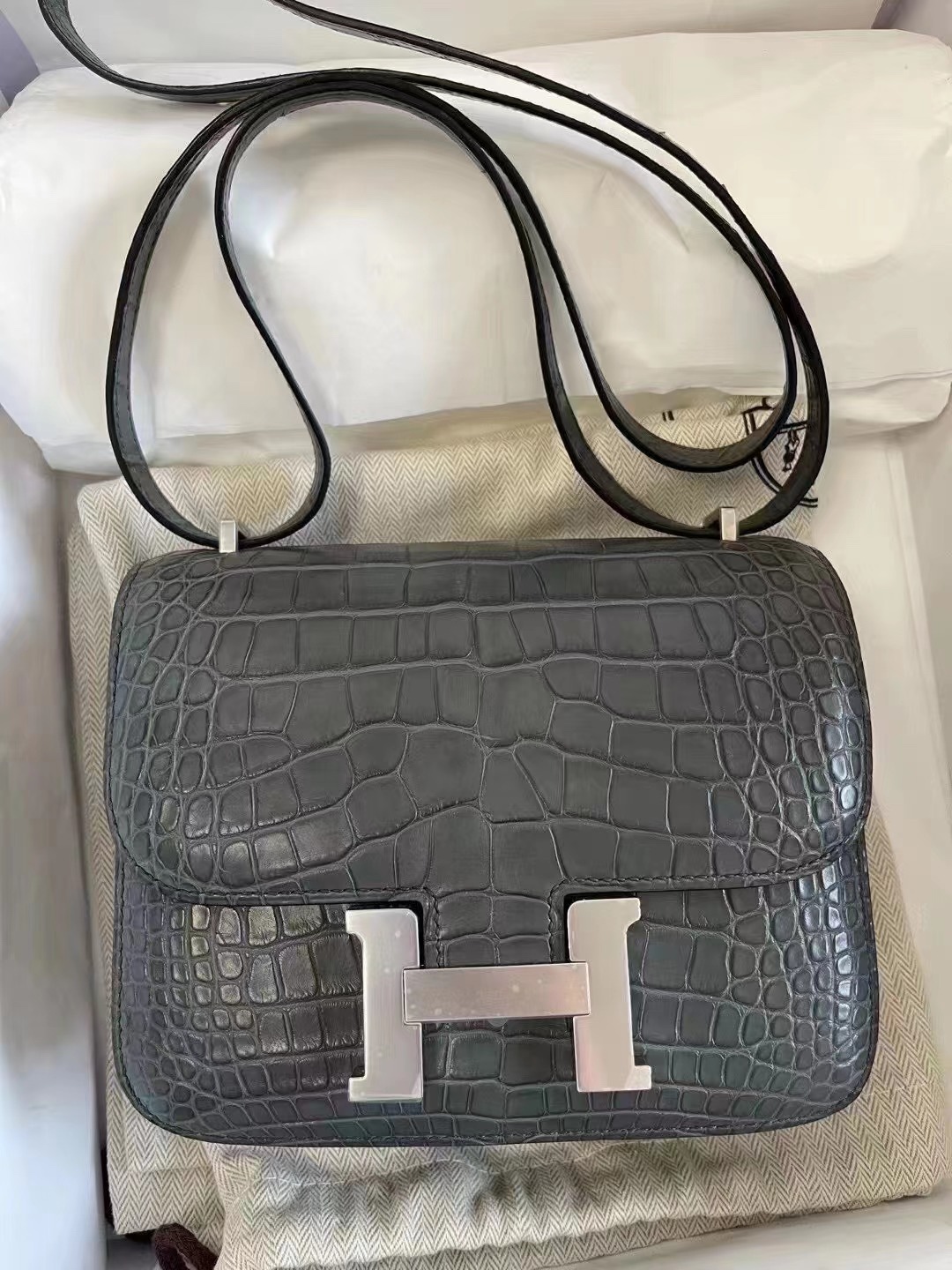 에르메스 콘스탄스24 블랙 은장 악어가죽